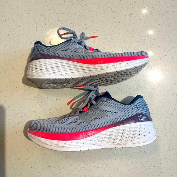 New Balance | Women’s Fresh Foam More WMORGC Running Shoes Sneakers Size 9 - Picture 2 of 7